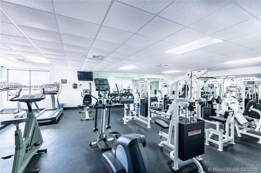 Недавно продано: $298,000 (1 спален, 1 ванн, 896 Квадратных фут)