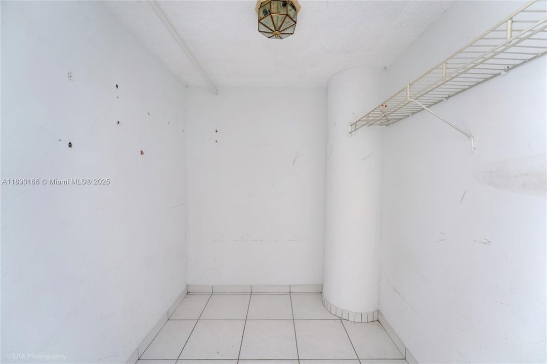 Недавно продано: $298,000 (1 спален, 1 ванн, 896 Квадратных фут)