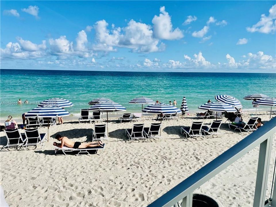 Недавно продано: $298,000 (1 спален, 1 ванн, 896 Квадратных фут)