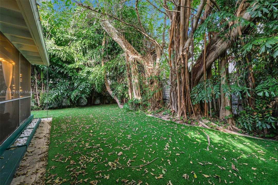 Vendido Recientemente: $1,799,000 (3 camas, 2 baños, 1921 Pies cuadrados)