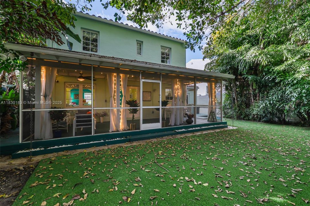 Vendido Recientemente: $1,799,000 (3 camas, 2 baños, 1921 Pies cuadrados)
