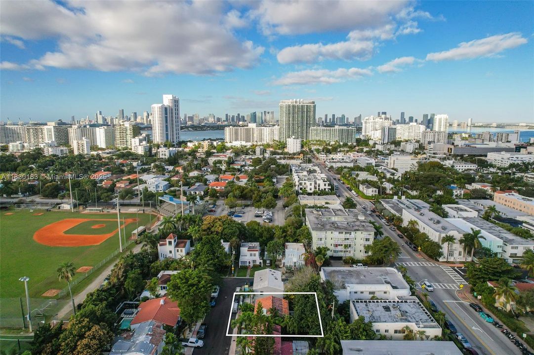 Vendido Recientemente: $1,799,000 (3 camas, 2 baños, 1921 Pies cuadrados)