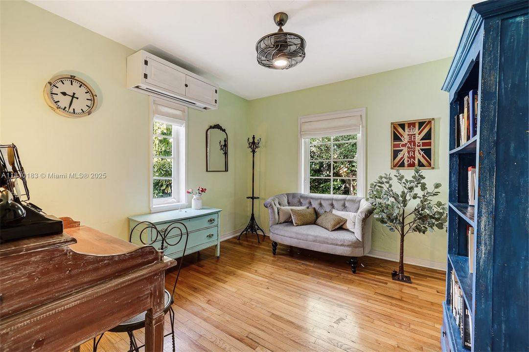 Vendido Recientemente: $1,799,000 (3 camas, 2 baños, 1921 Pies cuadrados)