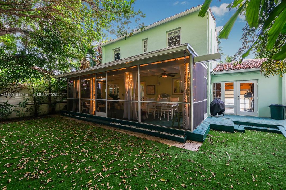 Vendido Recientemente: $1,799,000 (3 camas, 2 baños, 1921 Pies cuadrados)