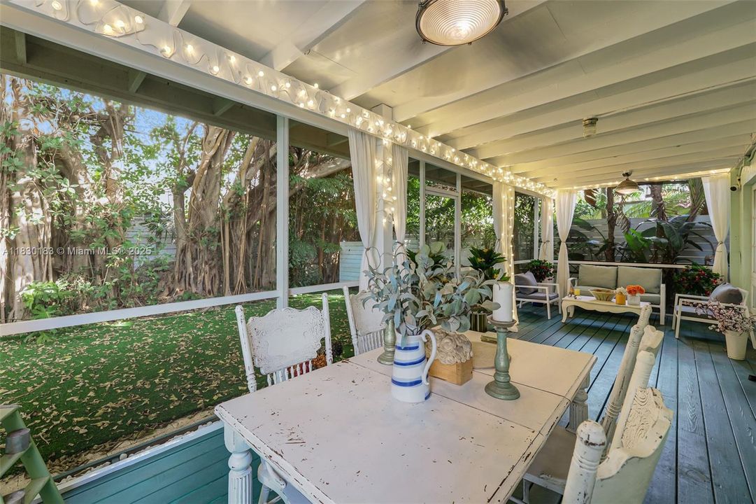 Vendido Recientemente: $1,799,000 (3 camas, 2 baños, 1921 Pies cuadrados)