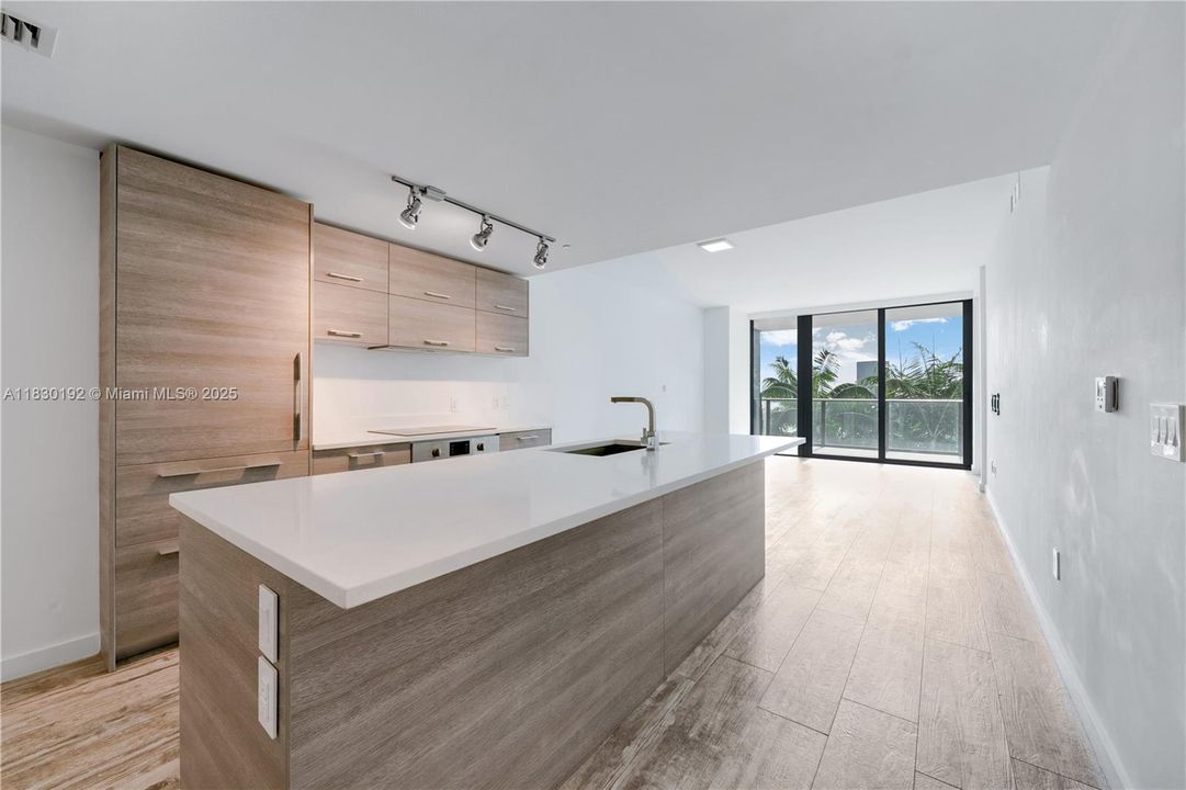 En Venta: $799,500 (2 camas, 3 baños, 1175 Pies cuadrados)