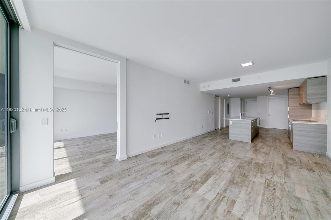 En Venta: $799,500 (2 camas, 3 baños, 1175 Pies cuadrados)