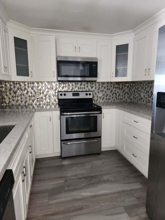 Vendido Recientemente: $380,000 (2 camas, 1 baños, 1013 Pies cuadrados)