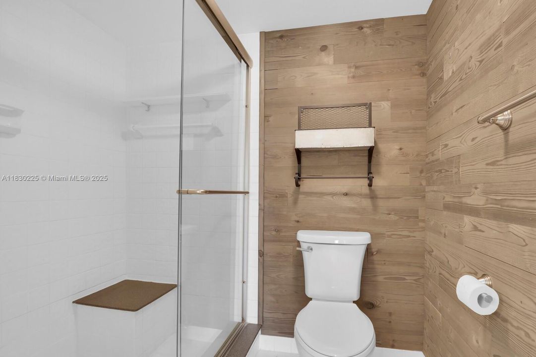 For Sale: $305,000 (2 beds, 2 baths, 1314 Square Feet)