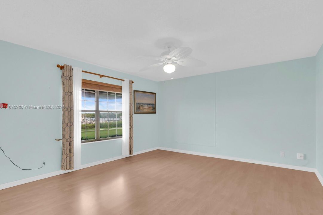 For Sale: $305,000 (2 beds, 2 baths, 1314 Square Feet)