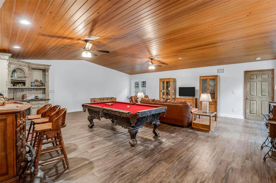 На продажу: $3,150,000 (7 спален, 6 ванн, 5775 Квадратных фут)