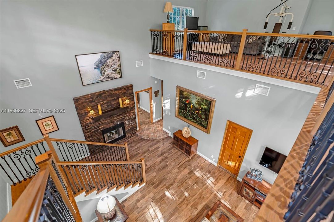 На продажу: $3,150,000 (7 спален, 6 ванн, 5775 Квадратных фут)