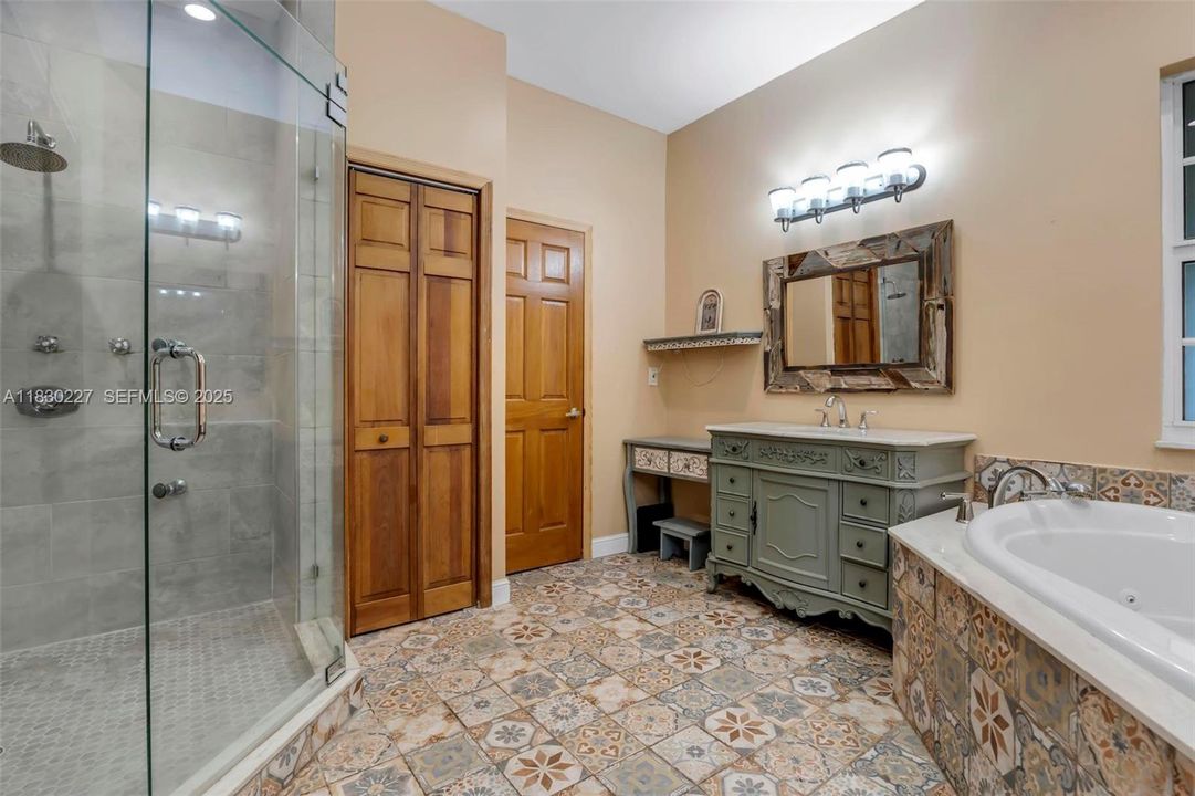 На продажу: $3,150,000 (7 спален, 6 ванн, 5775 Квадратных фут)