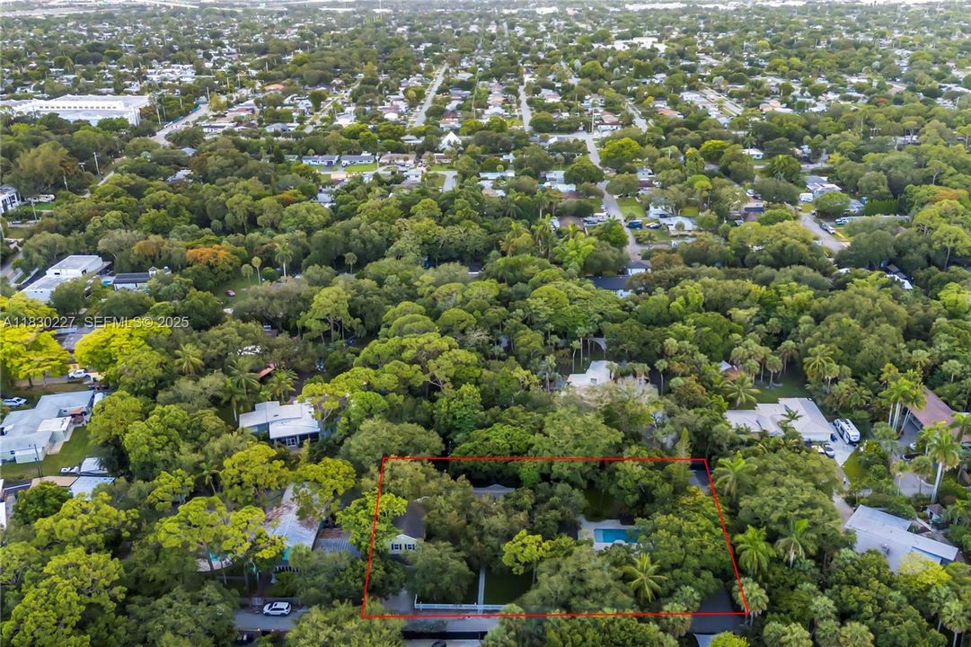 На продажу: $3,150,000 (7 спален, 6 ванн, 5775 Квадратных фут)