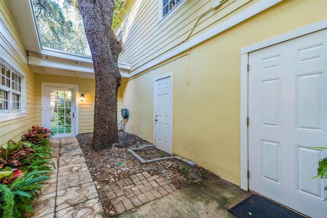 На продажу: $3,150,000 (7 спален, 6 ванн, 5775 Квадратных фут)