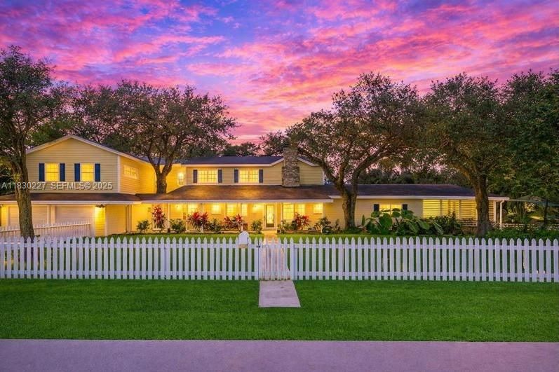 На продажу: $3,150,000 (7 спален, 6 ванн, 5775 Квадратных фут)