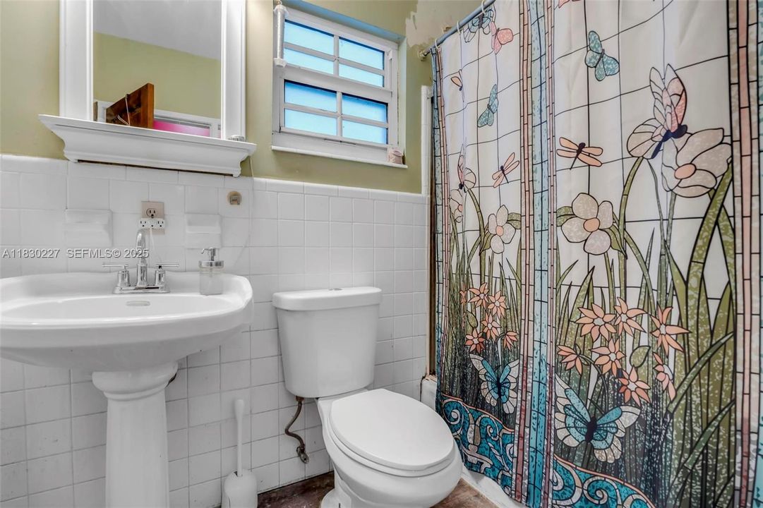 На продажу: $3,150,000 (7 спален, 6 ванн, 5775 Квадратных фут)