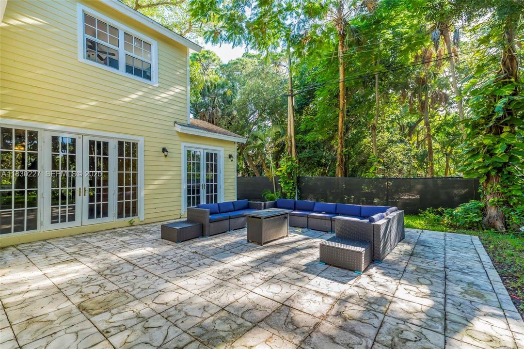 На продажу: $3,150,000 (7 спален, 6 ванн, 5775 Квадратных фут)