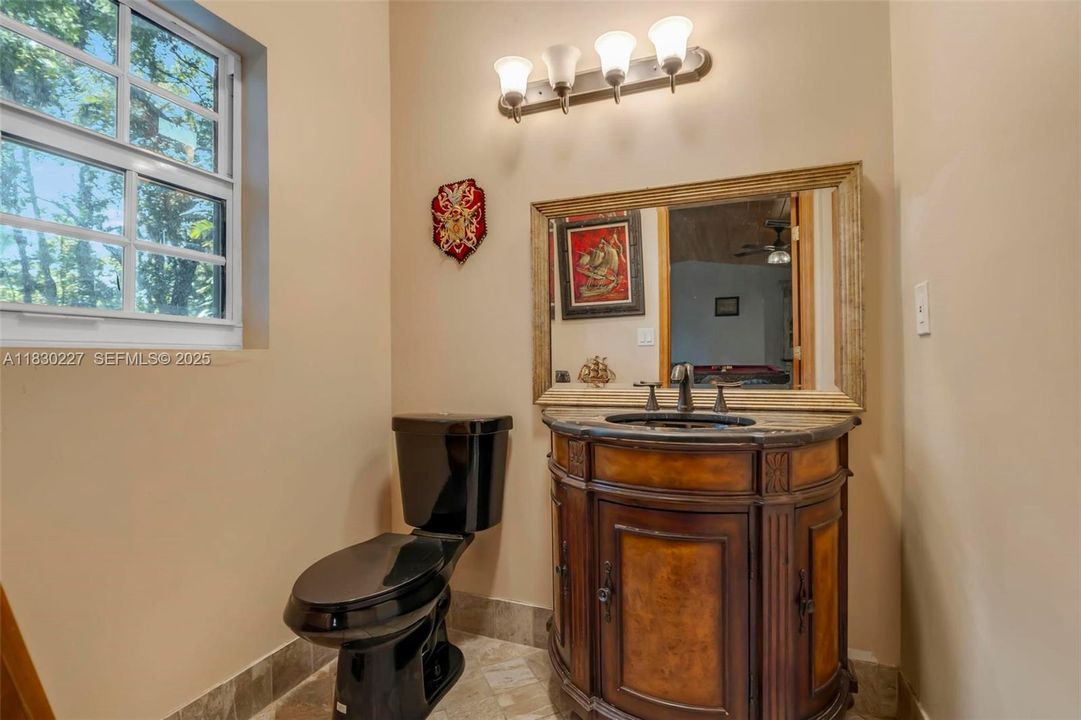 На продажу: $3,150,000 (7 спален, 6 ванн, 5775 Квадратных фут)