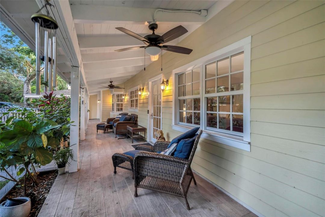 На продажу: $3,150,000 (7 спален, 6 ванн, 5775 Квадратных фут)