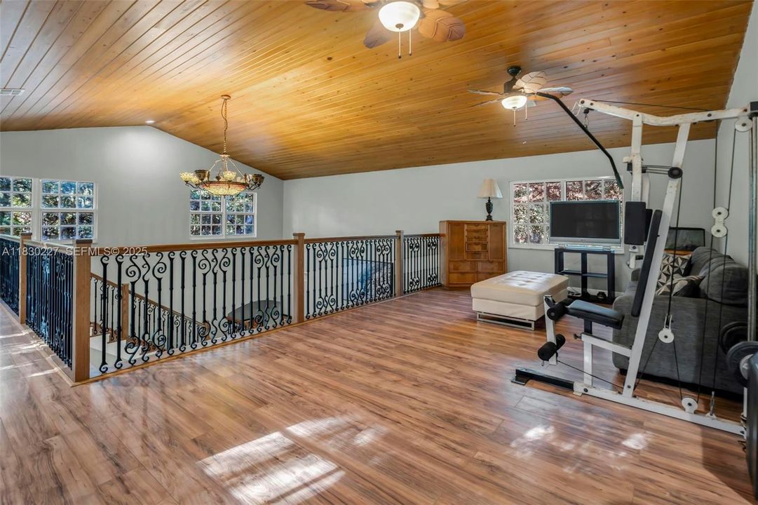 На продажу: $3,150,000 (7 спален, 6 ванн, 5775 Квадратных фут)