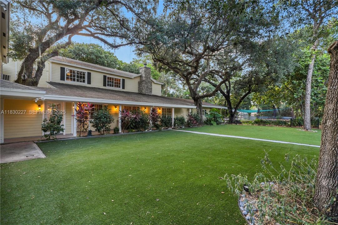 На продажу: $3,150,000 (7 спален, 6 ванн, 5775 Квадратных фут)