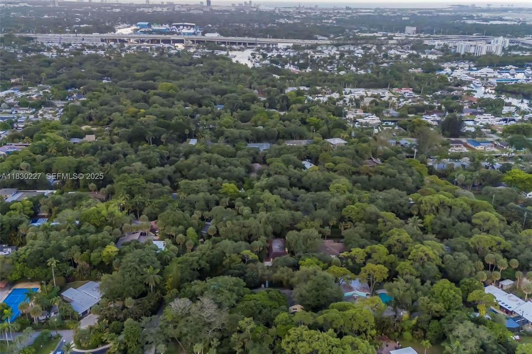 На продажу: $3,150,000 (7 спален, 6 ванн, 5775 Квадратных фут)