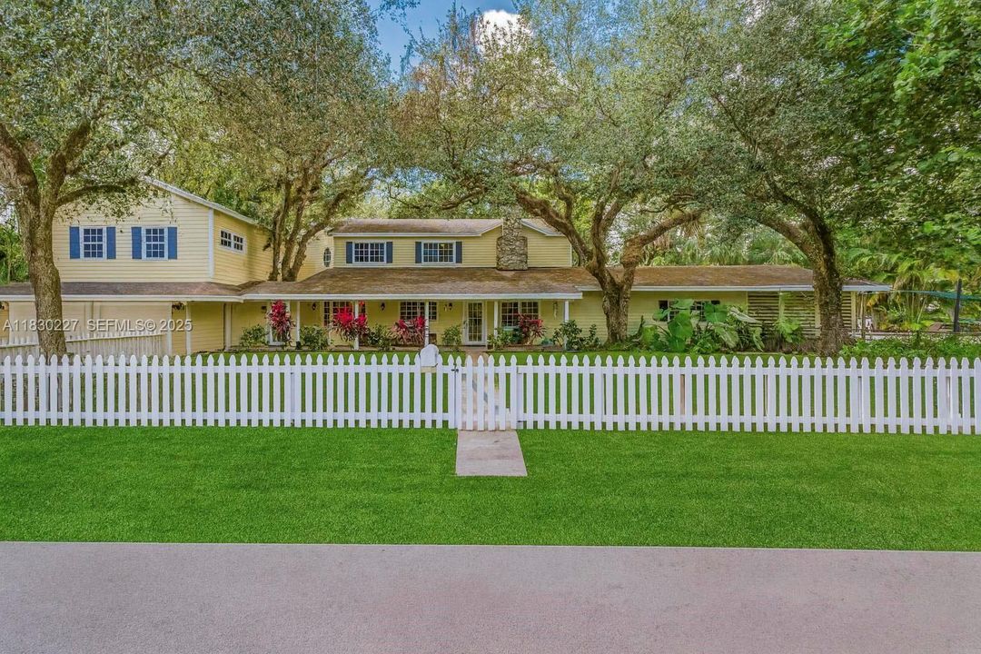 На продажу: $3,150,000 (7 спален, 6 ванн, 5775 Квадратных фут)