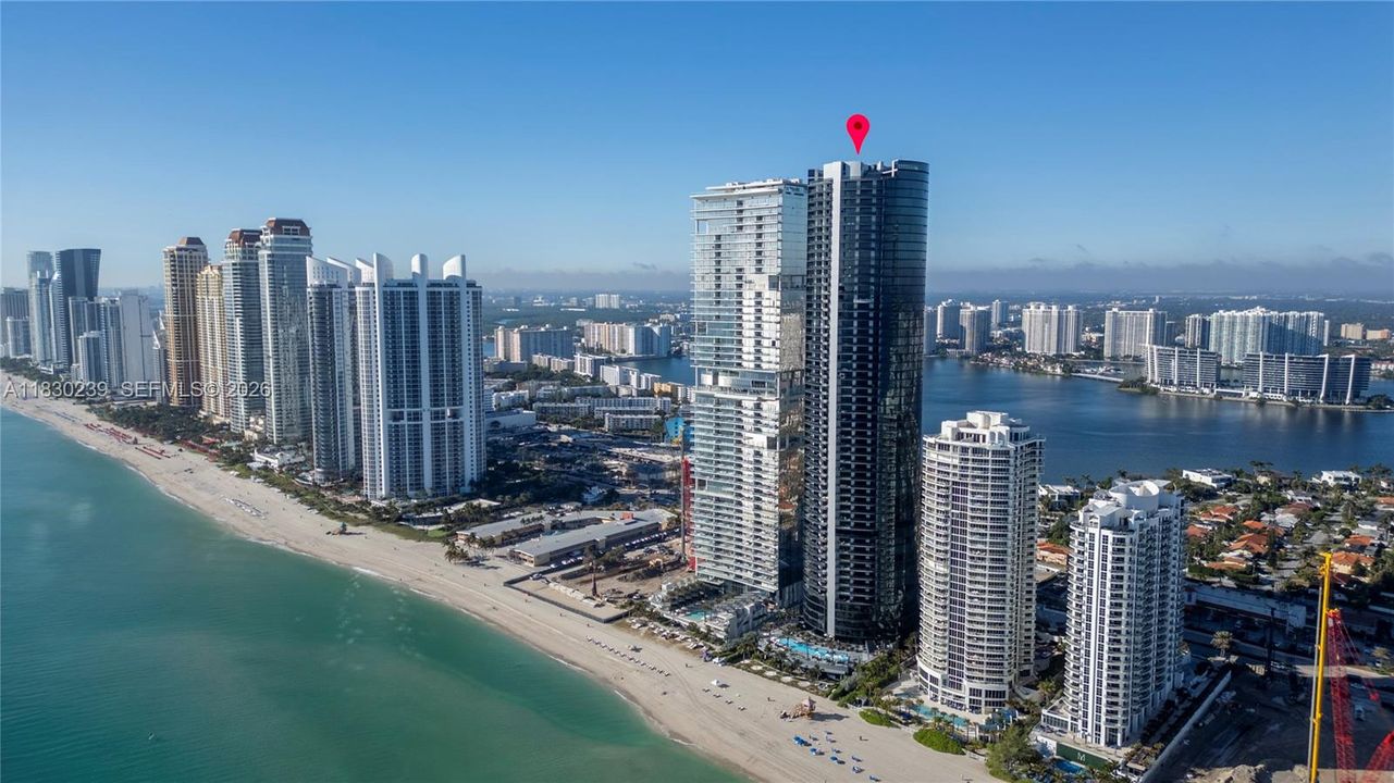 For Sale: $3,890,000 (4 beds, 4 baths, 3555 Square Feet)