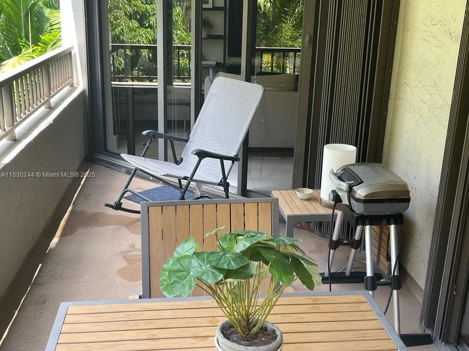 Недавно продано: $1,295,000 (3 спален, 2 ванн, 1720 Квадратных фут)