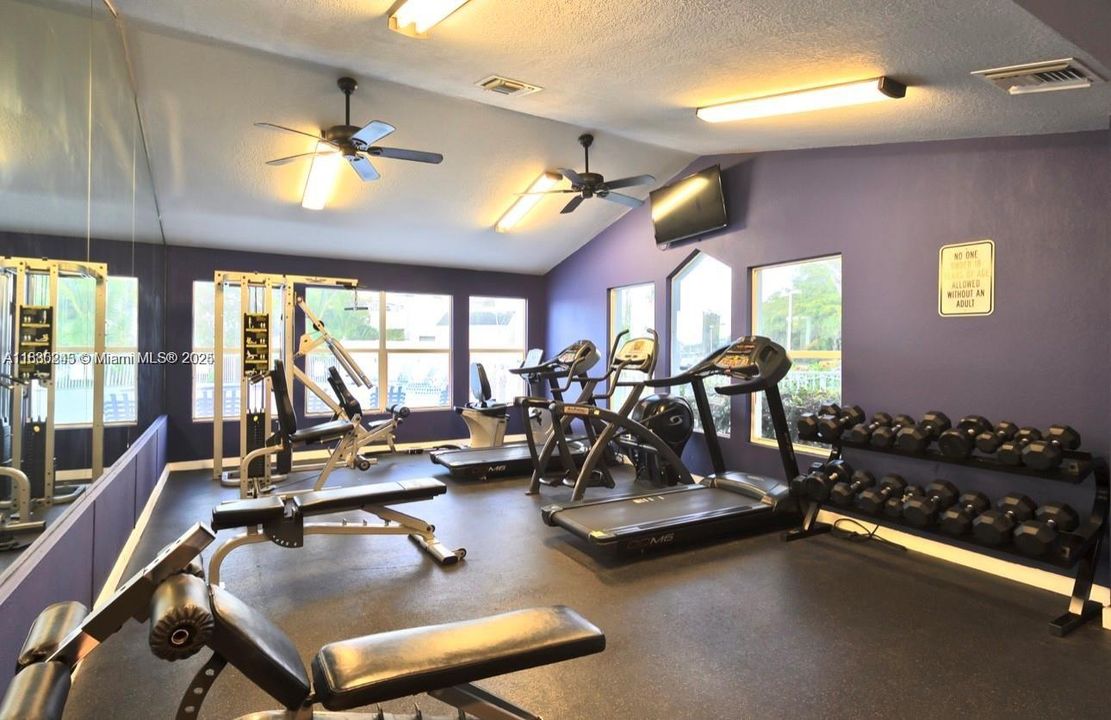 For Sale: $210,000 (2 beds, 2 baths, 1020 Square Feet)