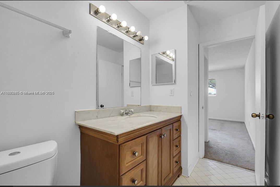 For Sale: $210,000 (2 beds, 2 baths, 1020 Square Feet)