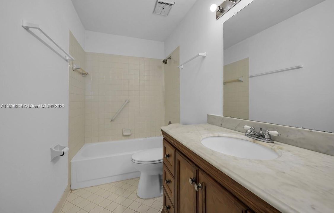 For Sale: $210,000 (2 beds, 2 baths, 1020 Square Feet)