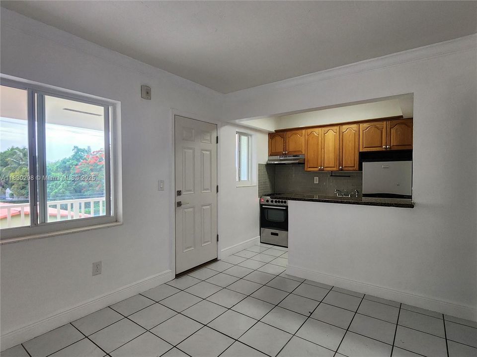 For Sale: $206,000 (1 beds, 1 baths, 410 Square Feet)