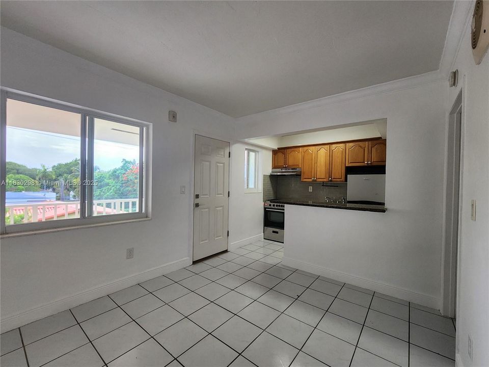 For Sale: $206,000 (1 beds, 1 baths, 410 Square Feet)