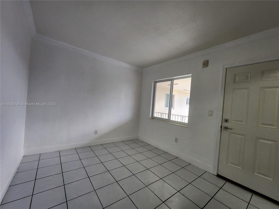 For Sale: $206,000 (1 beds, 1 baths, 410 Square Feet)