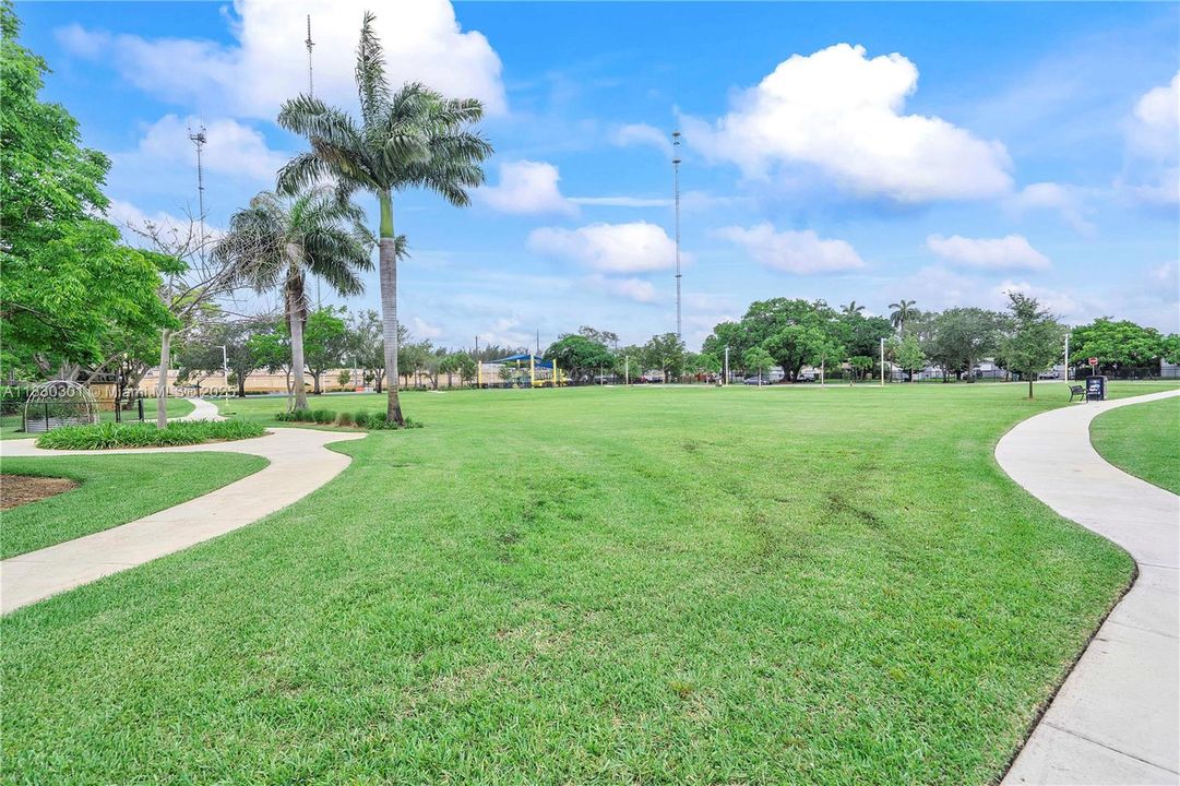 Vendido Recientemente: $484,000 (3 camas, 2 baños, 1539 Pies cuadrados)