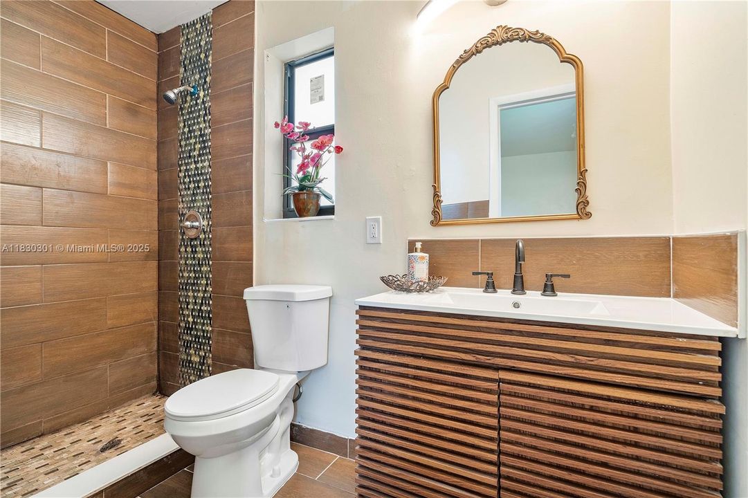 Vendido Recientemente: $484,000 (3 camas, 2 baños, 1539 Pies cuadrados)