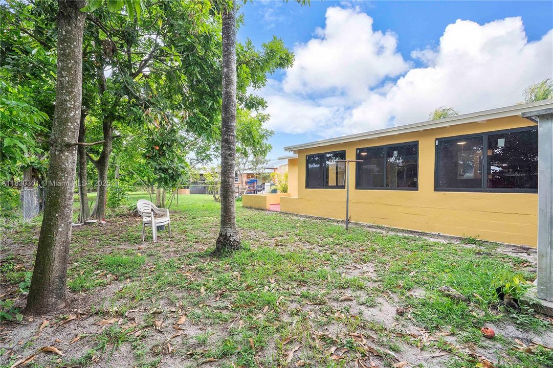 Vendido Recientemente: $484,000 (3 camas, 2 baños, 1539 Pies cuadrados)