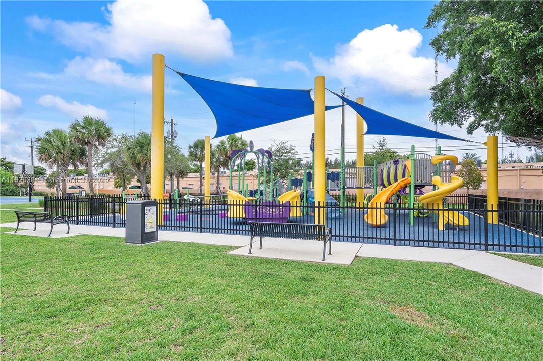 Vendido Recientemente: $484,000 (3 camas, 2 baños, 1539 Pies cuadrados)