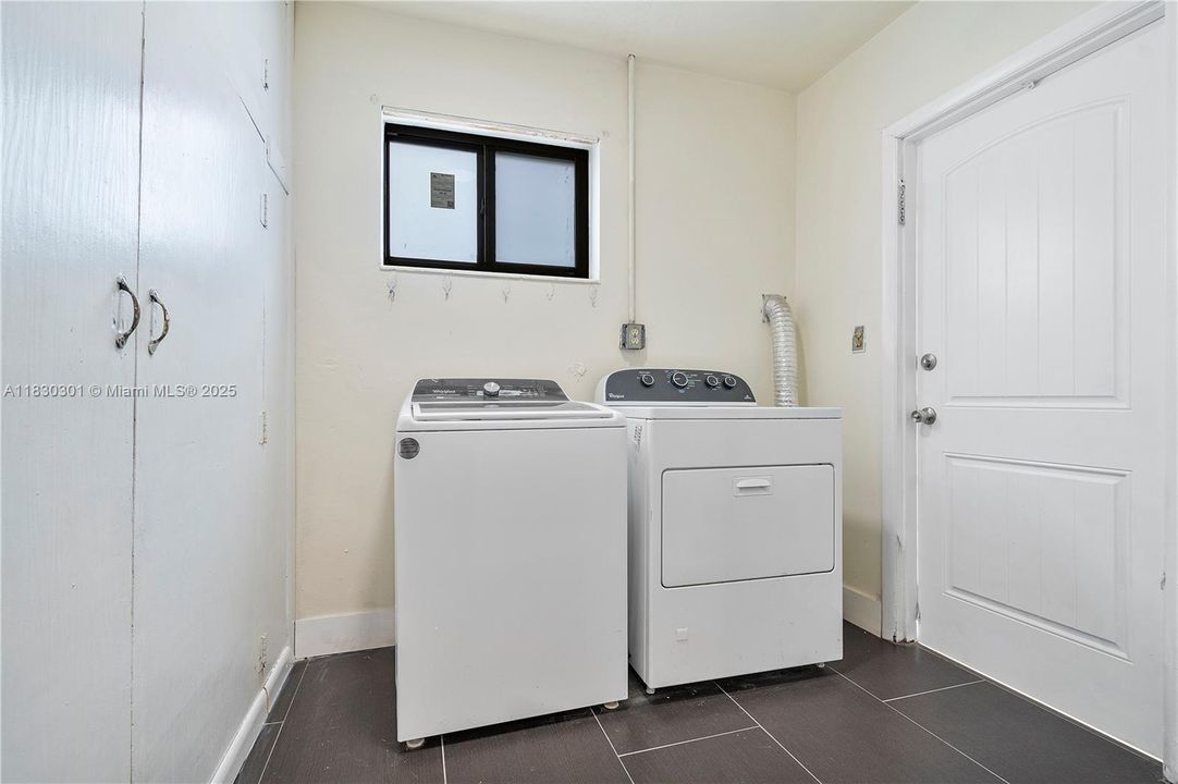 Vendido Recientemente: $484,000 (3 camas, 2 baños, 1539 Pies cuadrados)