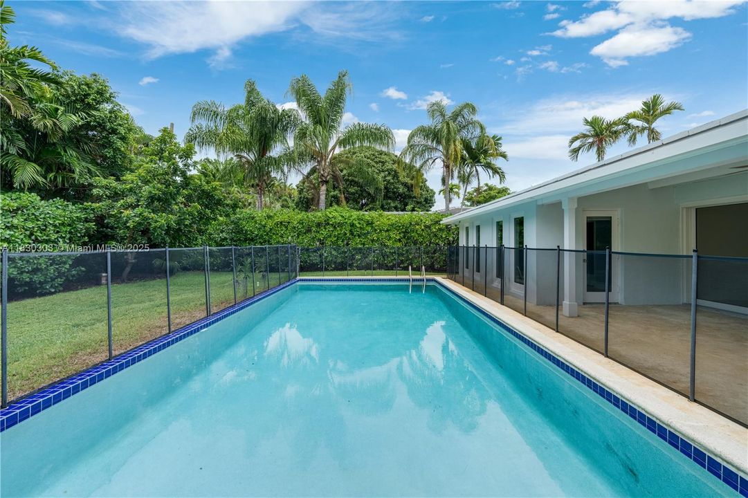 Vendido Recientemente: $1,850,000 (3 camas, 2 baños, 1992 Pies cuadrados)