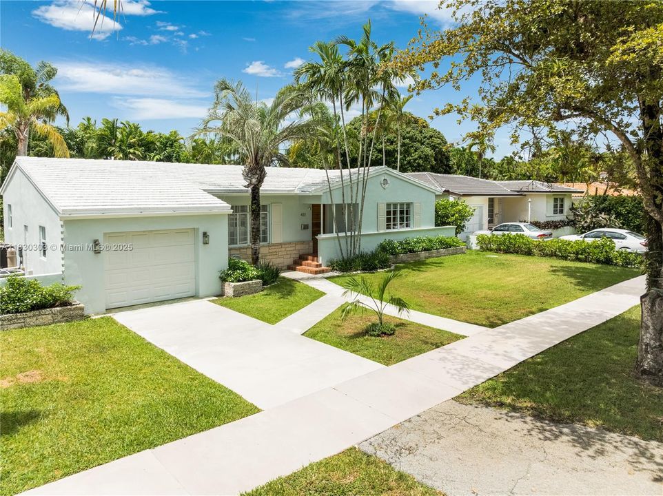 Vendido Recientemente: $1,850,000 (3 camas, 2 baños, 1992 Pies cuadrados)