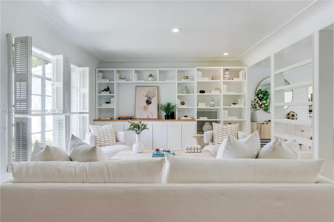 Vendido Recientemente: $1,850,000 (3 camas, 2 baños, 1992 Pies cuadrados)