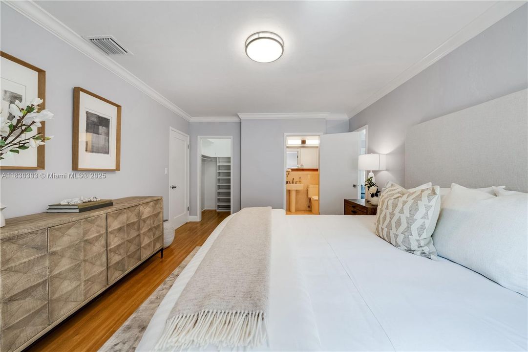 Vendido Recientemente: $1,850,000 (3 camas, 2 baños, 1992 Pies cuadrados)