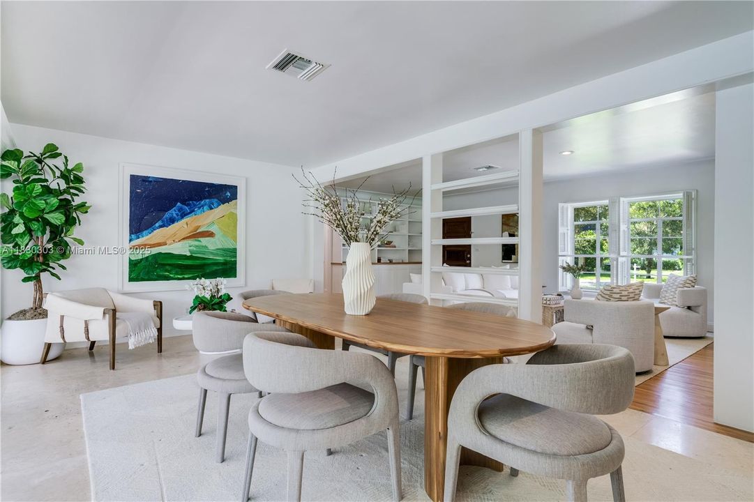 Vendido Recientemente: $1,850,000 (3 camas, 2 baños, 1992 Pies cuadrados)