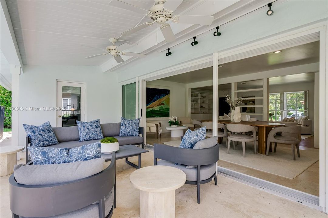 Vendido Recientemente: $1,850,000 (3 camas, 2 baños, 1992 Pies cuadrados)