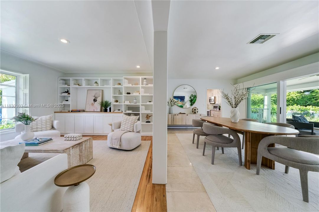 Vendido Recientemente: $1,850,000 (3 camas, 2 baños, 1992 Pies cuadrados)