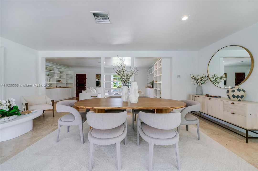 Vendido Recientemente: $1,850,000 (3 camas, 2 baños, 1992 Pies cuadrados)