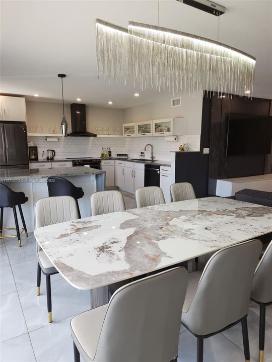 На продажу: $595,000 (2 спален, 2 ванн, 1555 Квадратных фут)